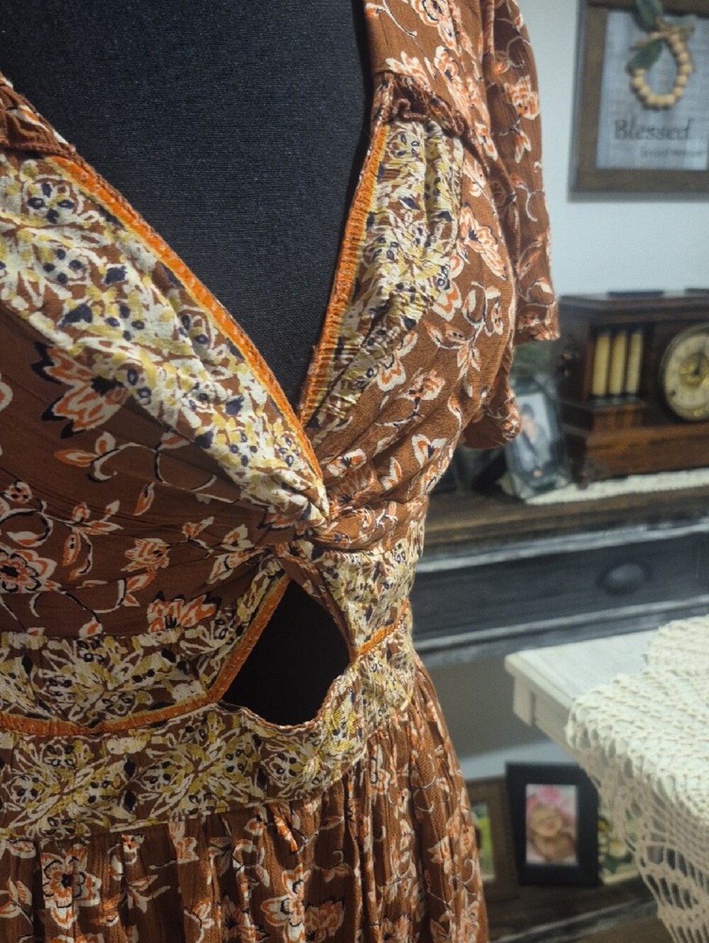 Angie Brown Floral Puff-Sleeve Mini Dress - Picture 4 of 8